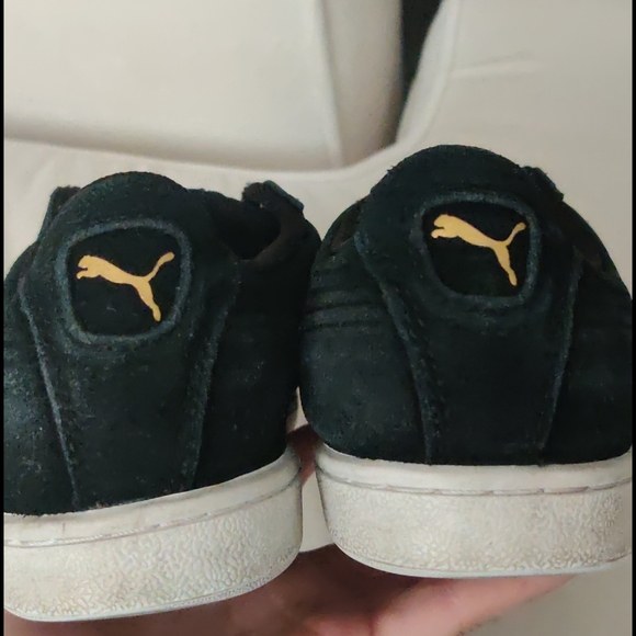 LAST CHANCE Used Suede Puma Sneakers - Picture 5 of 6